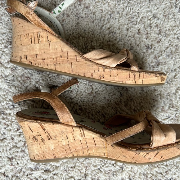 MIA  Big Girls Size: 4M Tan  Cork Platform Sandals-2.5" Heel - Decent Condition - Picture 6 of 7